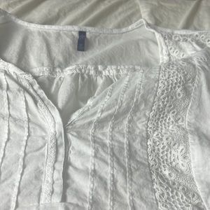 NYDJ white pull over shirt